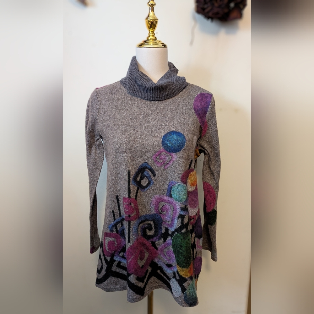 Trisha Tyler Colorful Abstract Patterned Women's Sweater - Picture 1 of 6